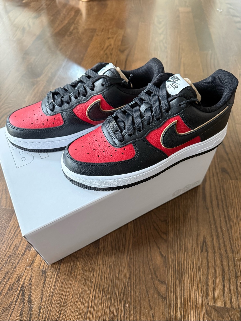 Nike Women's Low-Top Sneakers - Black, Red & White